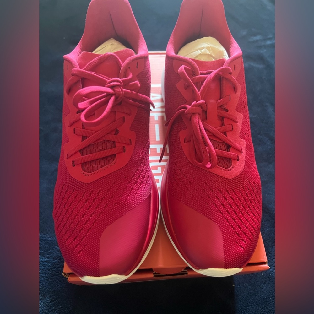 Lane Eight Relay Trainer Fuchsia Pink Women’s Size 10 New In Box